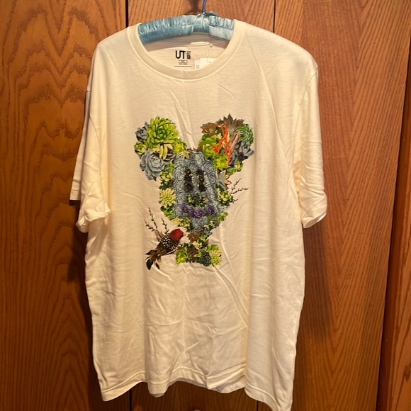 Tops - Disney animal kingdom tee!